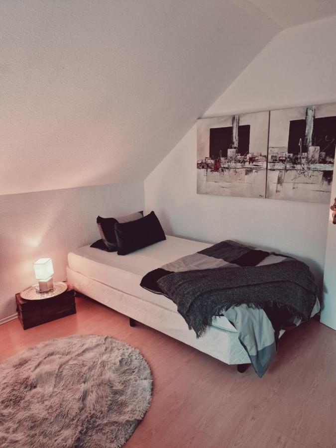 Halle Rosindell Brunnenhaus公寓 外观 照片